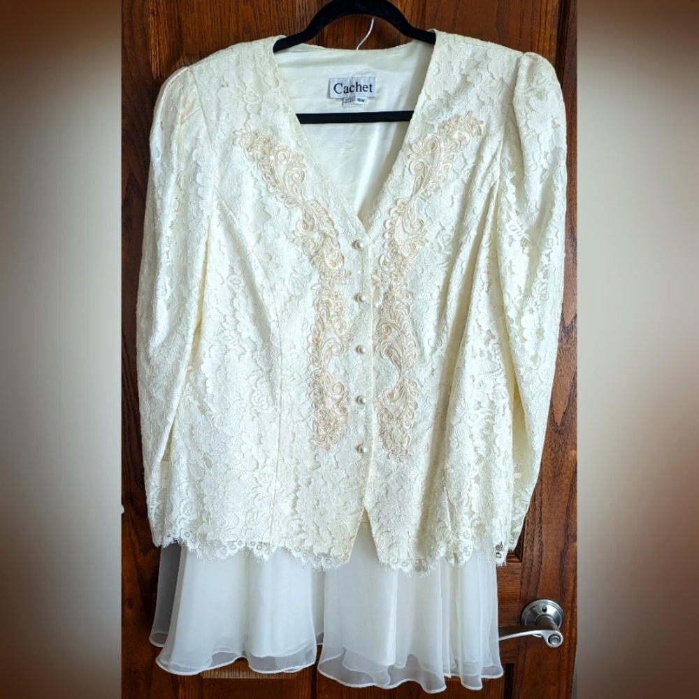 Vintage Cachet 2-piece Formal Ivory Jacket & Skirt - Size 16